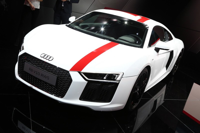 Sieu xe Audi R8 V10 ban dac biet gia 3,3 ty dong-Hinh-4